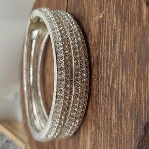 B2416 icy hinge bracelet‎ glitter and glamor